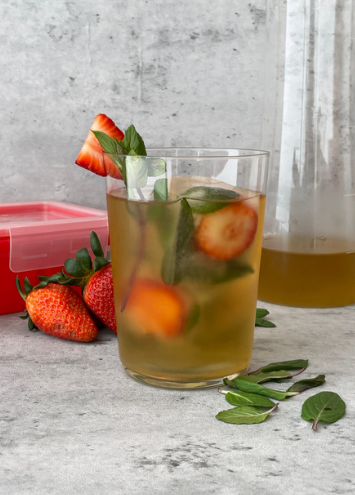 Strawberry Mint Iced Green Tea